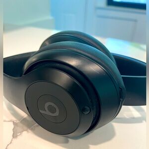 Brand new used once Beats Solo 3 headphones!
